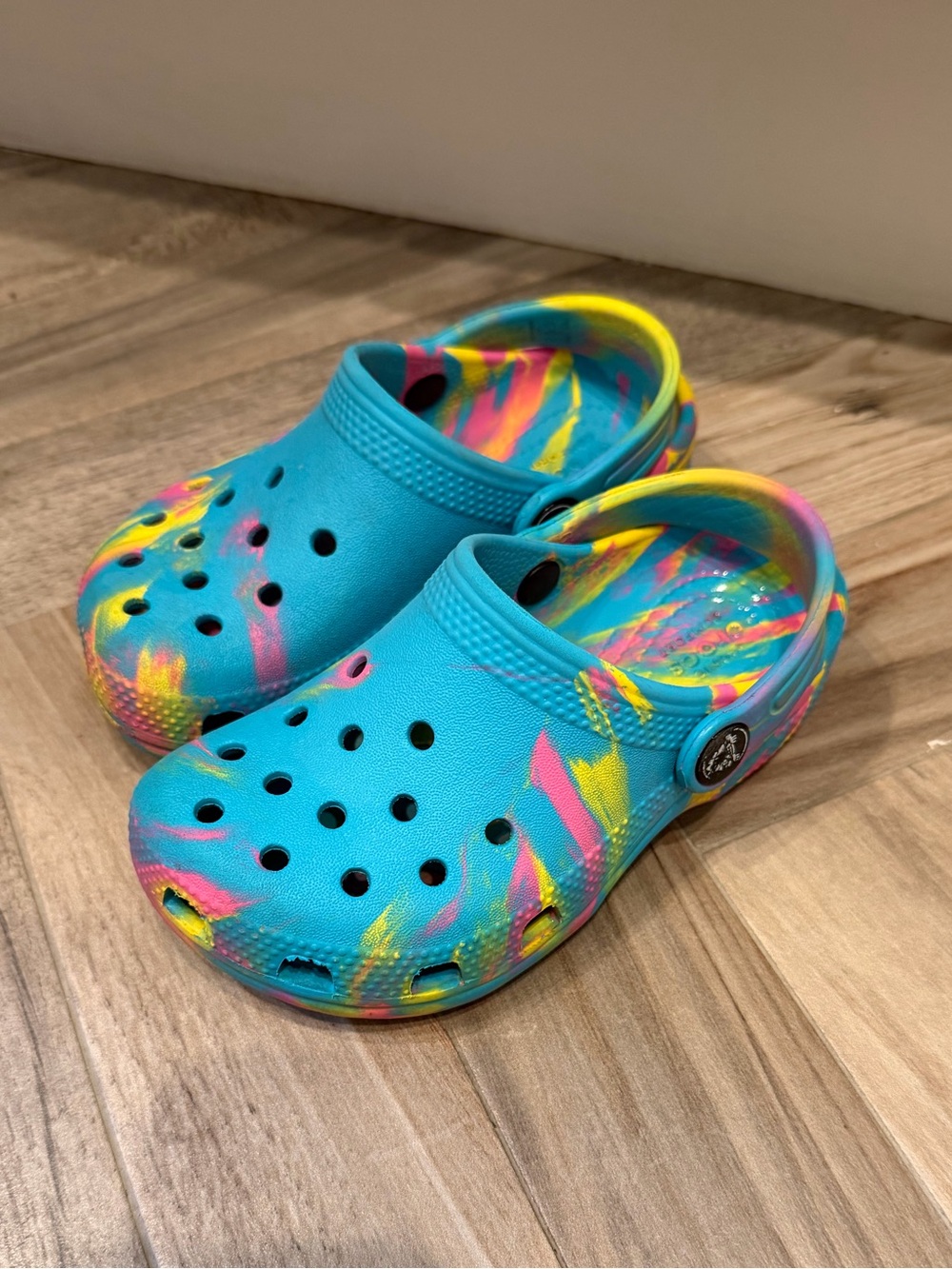 Toddler tie-dye crocs size-10